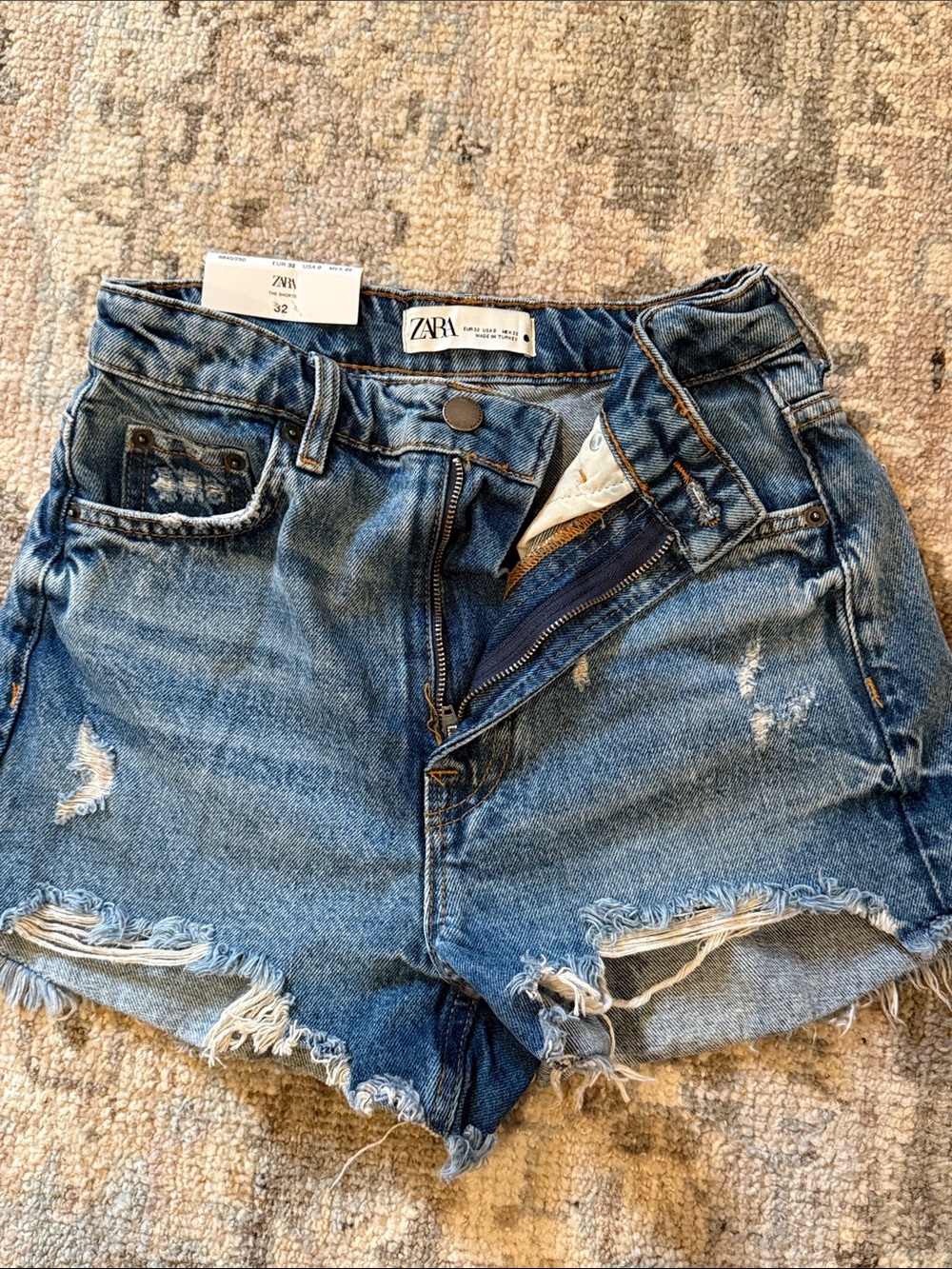 ZARA cut off denim shorts